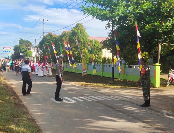 Polsek Menyuke Kerahkan Anggota Demi Pengawalan Kebaktian Jalan Salib