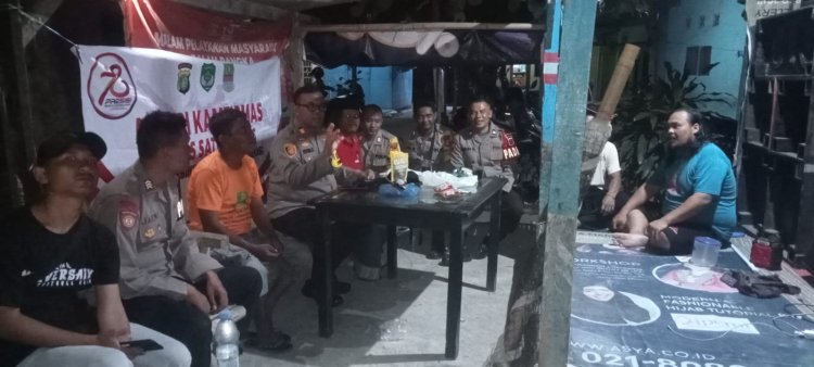 Kapolsek Pebayuran Melaksanakan Giat "Ngopi Kamtibmas"Berikan Pesan Kepada Warga Jelang Pilkada 2024