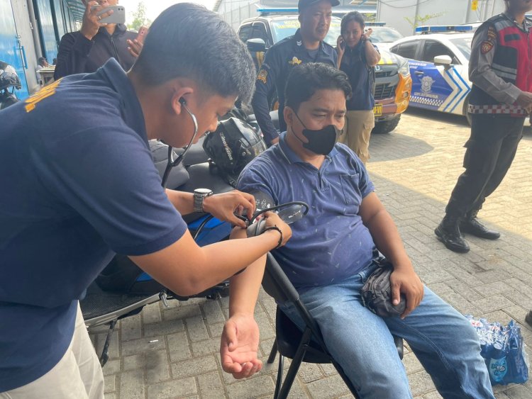 Subsubsatgas Dokkes Jaga Kesehatan Personel Yang Mengamankan Logistik Pilkada