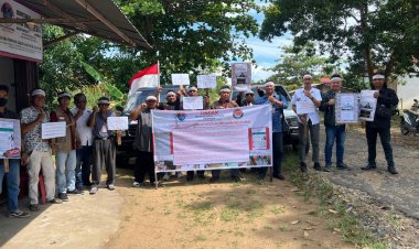 Diduga ada mafia kasus Kasus Korupsi di SP3 kan Kejari ketapang di demo Wartawan NGO Dan masyarakat ketapang