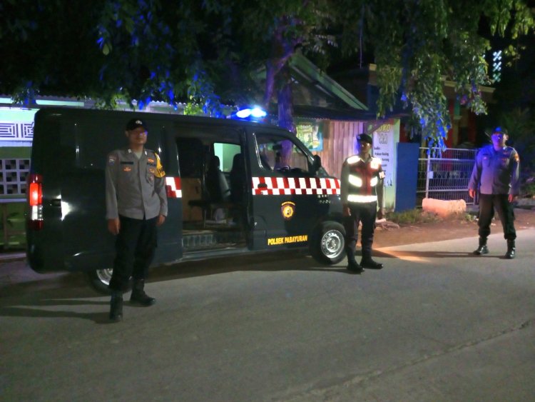 Dalam Menjaga Lingkungan Yang Aman dan Kondusif  Anggota Piket Fungsi Polsek Pebayuran Giat Patroli Biru