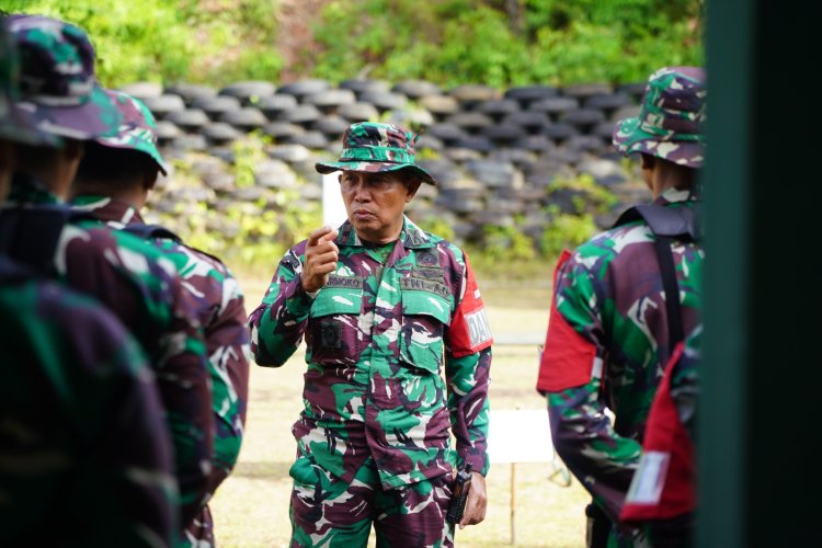 KOREM 121/ABW GELAR LATIHAN MENEMBAK SENJATA RINGAN JENIS PISTOL