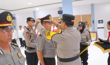 Polres Sintang Gelar Upacara Korp Raport Kenaikan Pengkat Pengabdian