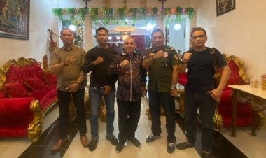 Silaturahmi Hangat: Vian Hasibuan Ketua GM GRIB Jaya DPD Kalbar Menghadiri Open House Natal di Rumah Yakobus Kumis