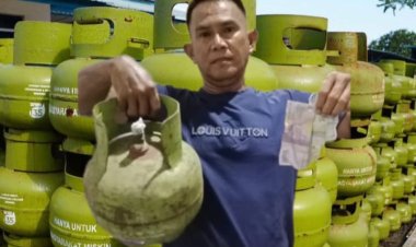 Kelangkaan Gas LPG Subsidi 3kg Di Melawi Picu Harga Naik Hingga Rp.36.000 Per Tabung