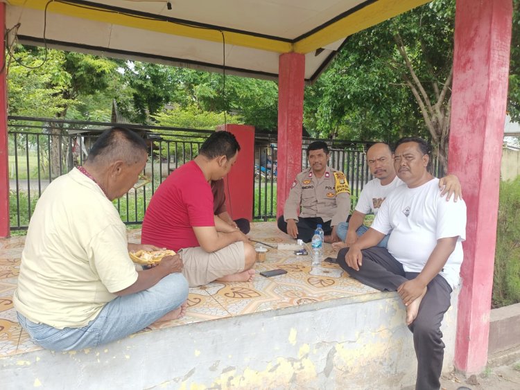 Berikan Pesan Kamtibmas Bhabinkamtibmas Desa Sukarahayu Melaksanakan Kunjungan Ke Masyarakat 