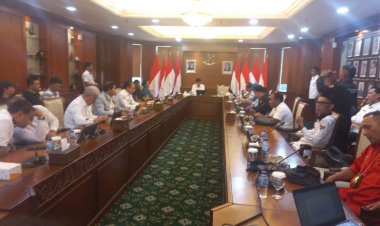 Ribuan Wartawan-LSM Klarifikasi Pernyataan Kontroversial Mendes PDT Yandri Susanto: Sinergi Pembangunan