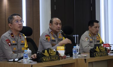 Rapat Pimpinan Tahun 2025 Polda Kalbar Kapolda : Bangun Ekonomi Indonesia yang Lebih Kuat dan Transparan