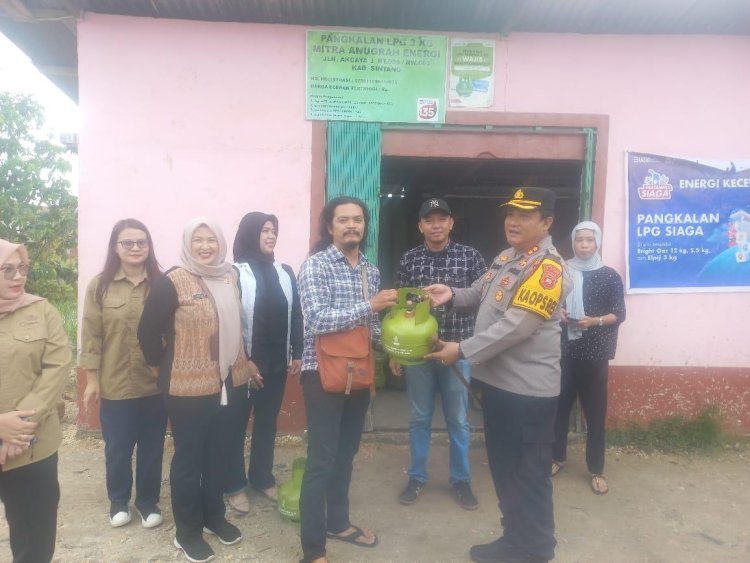 Kapolres Sintang Disperindag dan Pertamina Lakukan Sidak ke Sejumlah Pangkalan