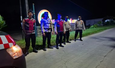 Kapolsek Pebayuran Pimpin Patroli Mobile Preventif Kewilayahan Dalam Antisipasi 3C di Bulan Suci Ramadhan 