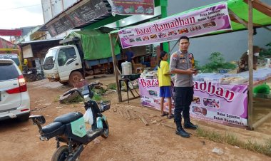 Berikan Rasa Aman Dan Kondusif Polsek Marau Berikan Pengamanan Pasar Juadah Di Bulan Suci Ramadhan