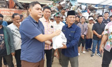 Polda Kalbar Salurkan 200 Paket Bansos Sembako Ramadhan untuk Buruh Bongkar Muat