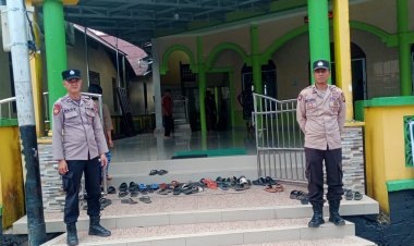 Pengamanan Terbaik Samapta Polsek Menyuke Lakukan Pengamanan Sholat Pada Hari Jum'at