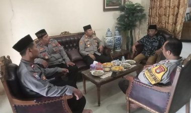 Untuk Menjalin Komunikasi Yang Baik Kapolsek Tambelang Silahturahmi Dengan Tokoh Masyarakat 