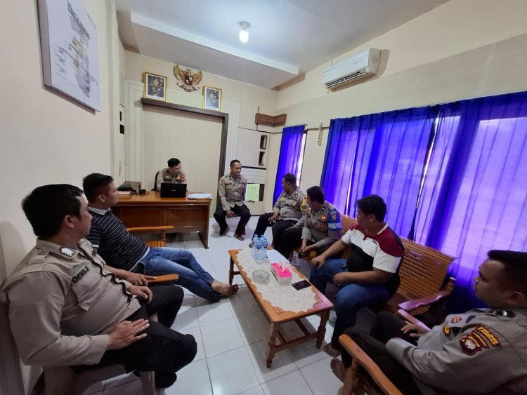 Gelar Anev Kinerja Kapolsek Kuala Behe Beri Penekanan Kepada Anggota Agar Bekerja Sesuai SOP 