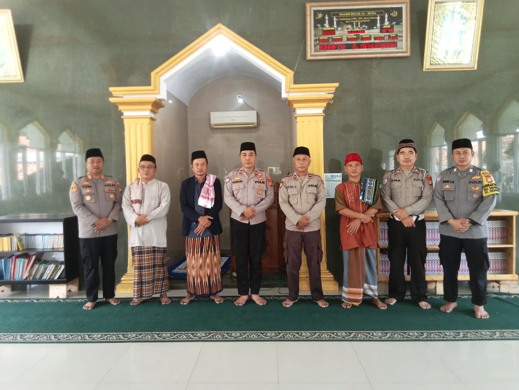Safari Ramadhan.!!! Kapolsek Tambelang Melaksanakan Sholat Jum'at di Masjid Al-Huda