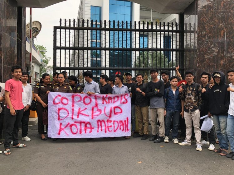 Aksi Unjuk Rasa HIPMASU Berujung Ricuh, Minta Poldasu Dan Kajatisu Periksa Pemenang Tender Rahmadan Fair