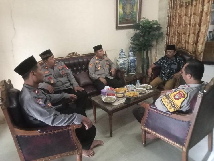 Untuk Menjalin Komunikasi Yang Baik Kapolsek Tambelang Silahturahmi Dengan Tokoh Masyarakat 