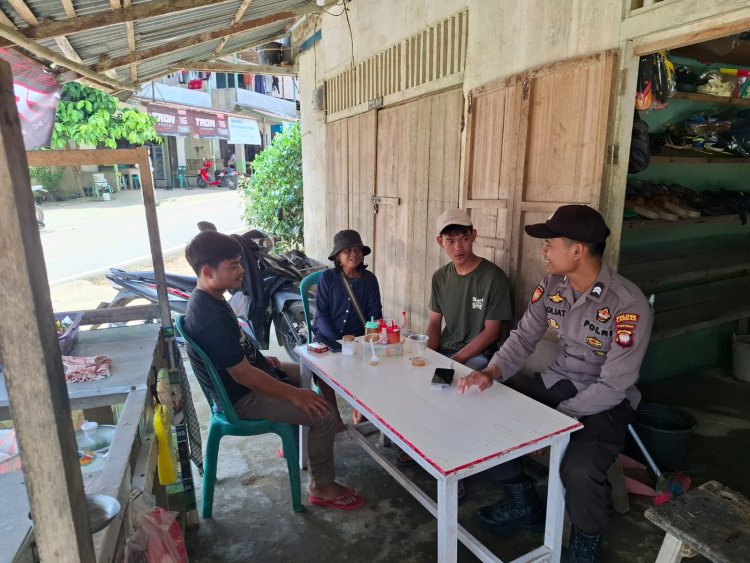 Patroli Dialogis Personel Polsek Kuala Behe Cegah Gangguan Kamtibmas