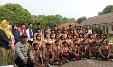 Kapolsek Serang Baru Hadiri Upacara Hari Pendidikan Nasional di SMAN 1 Serang Baru 