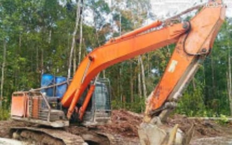 Lapor Pak Kapolda Kalbar Enam Unit Excavator Beraktivitas Pada Pertambangan Emas Yang Diduga Ilegal