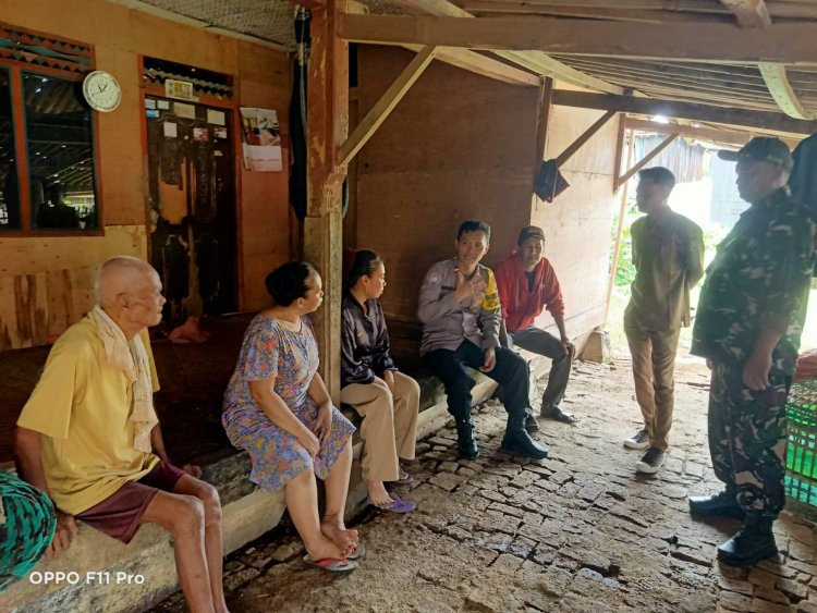 Dalam Rangka OPS Berantas Jaya -2025 dan Wujudkan Kamtibmas Yang Aman dan Kondusif, Bhabinkamtibmas Melaksanakan Sambang Warga 