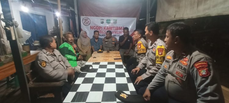 Berikan Himbauan Kamtibmas Kepada Masyarakat, Wakapolsek Serang Gelar Ngopi Kamtibmas Dengan Warga