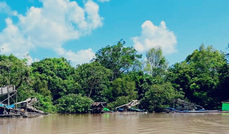 Donatur aktifitas kegiatan PETI dan pengepul emas di kecamatan suhaid 