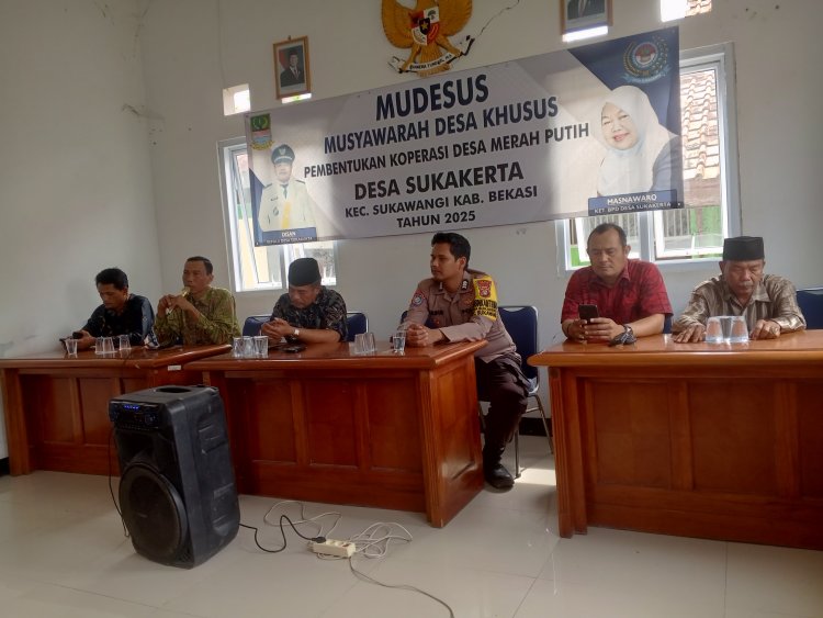 Sampaikan Pesan Kamtibmas, Bhabinkamtibmas Desa Sukakerta Hadiri Rapat Minggon 