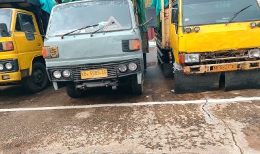 Truk Bermuatan Pupuk Misterius Diamankan di Pontianak, Sopir Terancam Nasib, Pemilik Barang Masih Misterius